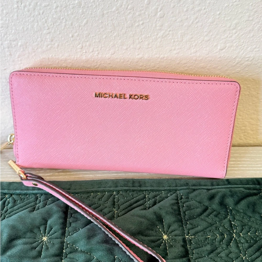 BARELY USED…… MICHAEL KORS JET SET PINK MEDIUM TOTE w/MATCHINGVWALLET - Picture 11 of 12